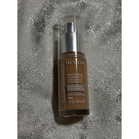 Revlon Makeup Bundle - Picture 2 of 5